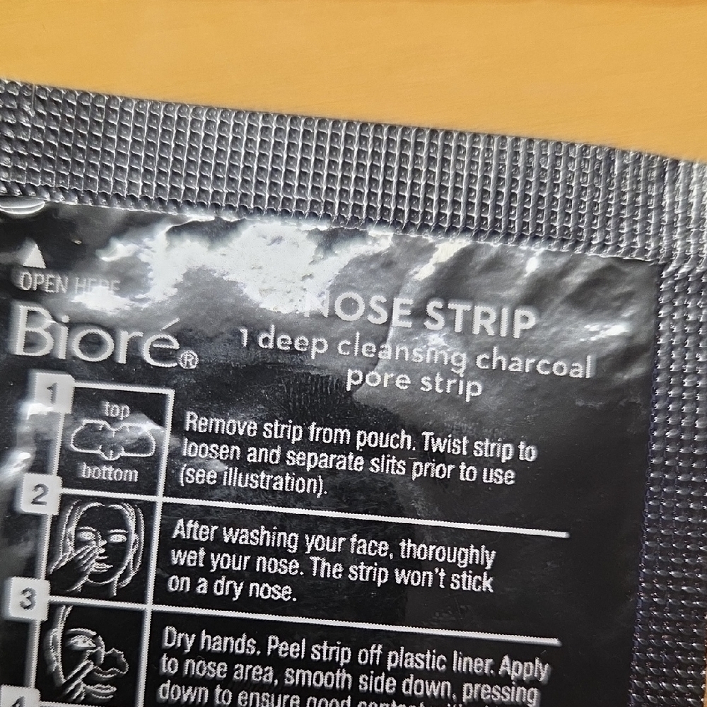Biore Charcoal Nose Strip - Black